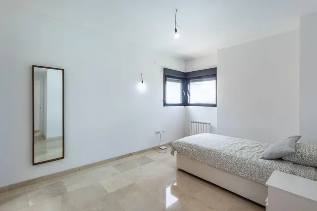 PRECIOSO CHALET EN LOMA VERDE — 22