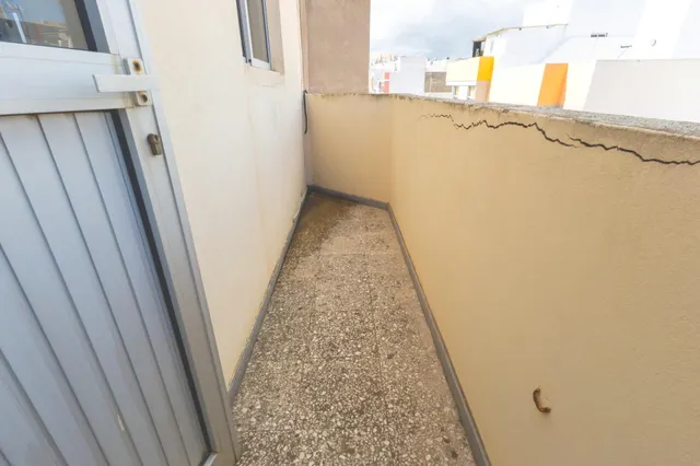 Edificio con balcones y terrazas en venta en Schamann — 45