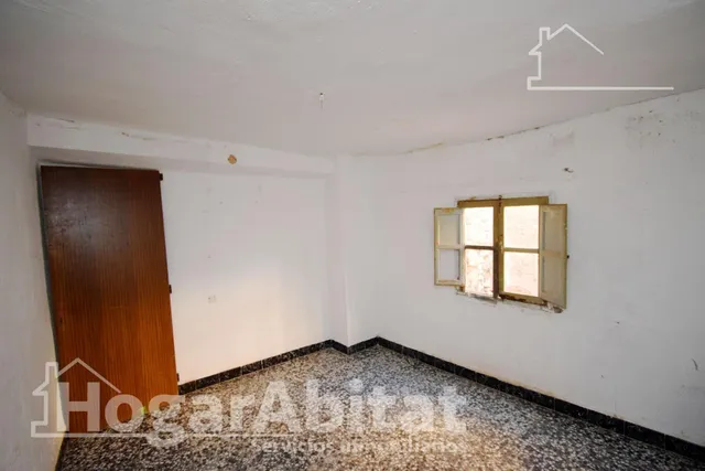 ¡GRAN OPORTUNIDAD! DOS CASAS CON TERRAZA Y BALCÓN — 31