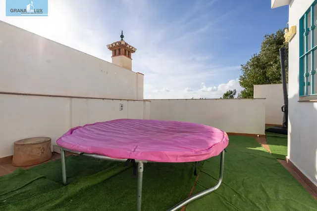 ¡Tu hogar soñado te espera en esta espectacular casa reformada! — 33