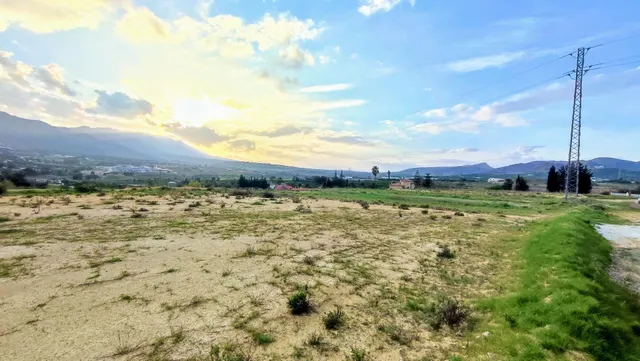 Se vende parcela de suelo en parte urbano, con pozo - ALHAURÍN DE LA TORRE — 17
