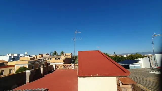 Casa de pueblo tradicional de 250 m2 en Canet centro: 3 alturas diáfanas para proyecto de rehabilitación a medida — 18