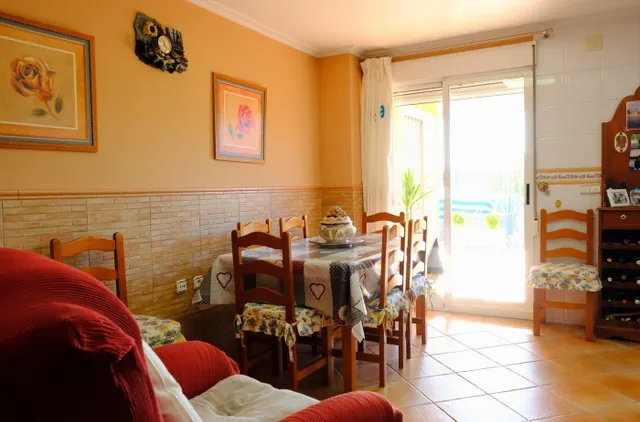 Finca de 9.480 m2. con Chalet de 495 m2. construidos en parcela de 1.000 m2. dentro de la finca. — 50