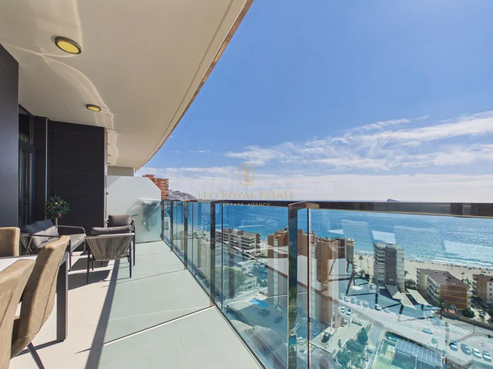 Apartamento moderno de 2 dormitorios en la planta 11 de Sunset Drive, Benidorm