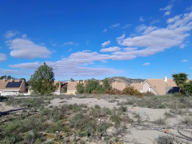 TERRENO URBANO A LA VENTA EN BENAGUACIL — 24