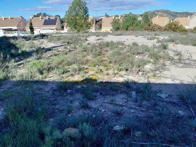TERRENO URBANO A LA VENTA EN BENAGUACIL — 22