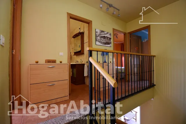 CHALET PAREADO CON TERRAZA Y GARAJE JUNTO A LA PLAYA — 28