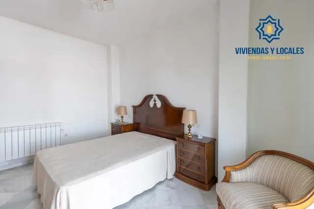 Chalet pareado con piscina, jardín y bonitas vistas a Granada en La Zubia — 28