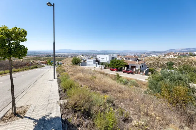 Venta de solar urbano en La Zubia (Zona Altos de La Zubia) — 19