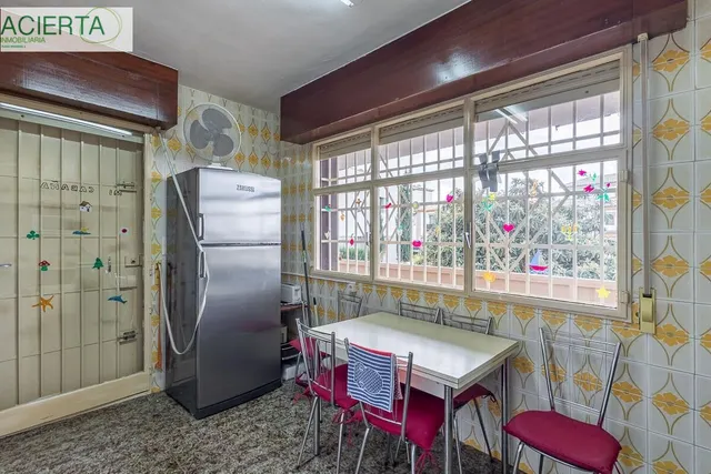 Gran casa con parcela y piscina en Cájar — 13
