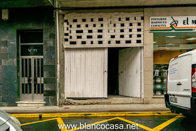Local Comercial muy bien situado — 10