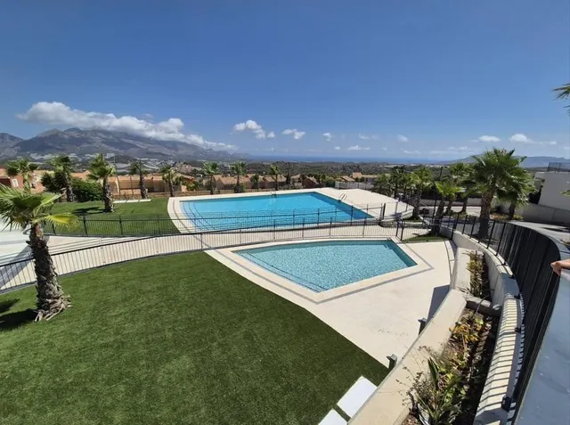 Villa independiente con vistas panorámicas al mar y a las montañas - Polop, Alicante — 4