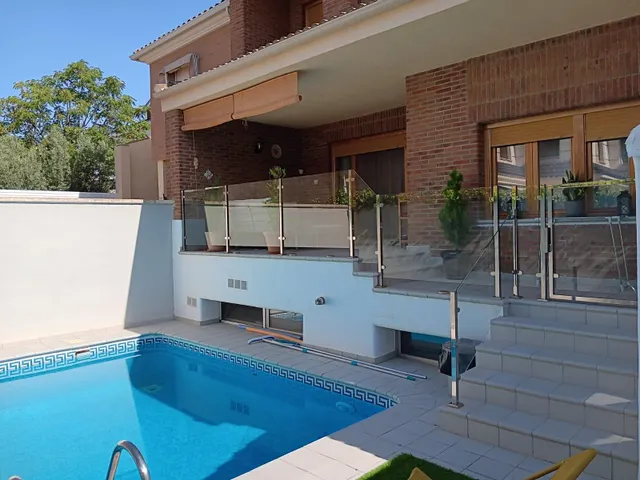 GRAN OCASION. SE VENDE ESPECTACULAR Y LUJOSO CHALET, EN ALTO DE LOS MOLINOS — 2