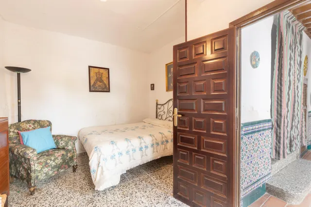EXCEPCIONAL OPORTUNIDAD EN PLENO CENTRO DE HUÉTOR VEGA — 33