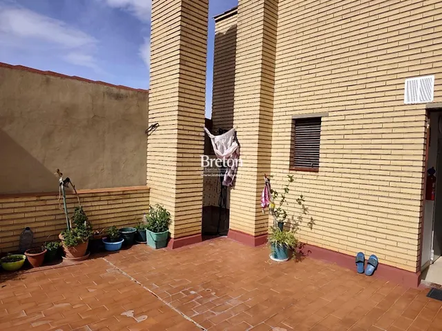 Interesante piso con plaza de garaje y trastero junto a Avenida Goya. — 25