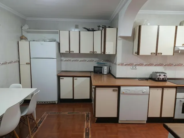 Pisazo de esquina en pleno centro — 7