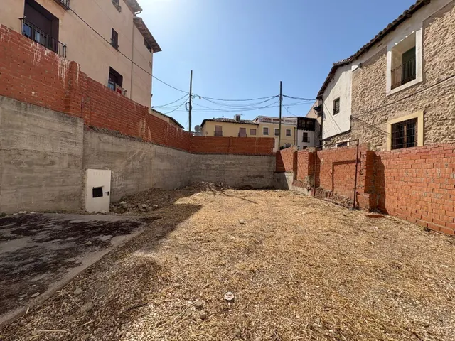 Solar urbano en Pastrana — 10