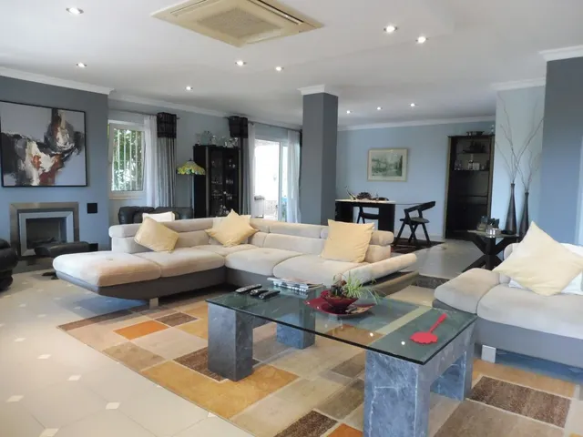 Villa de Lujo de 5 dormitorios en La Carihuela, Torremolinos — 3