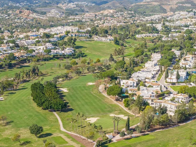 TOWNHOUSE EN NUEVA ANDALUCIA, ALOHA GOLF MARBELLA — 24