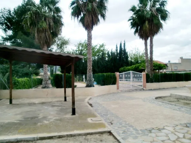 Chalet independiente en Murcia capital con parcela de 2.500 m2, piscina y 8 dormitorios — 21