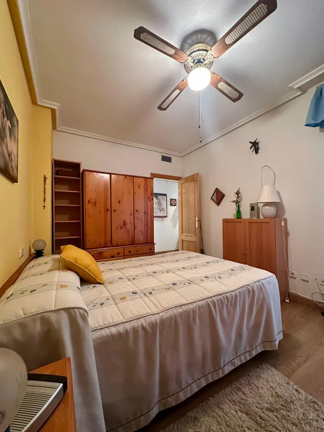 Se vende piso con garaje cerrado y terraza de 10 m2 en Torrevieja — 22