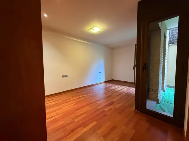 Planta baja con patio privado en Creu Alta, Carrer Canonge Joncar con Carrer Vilacinca – 2 habitaciones, 2 baños y espacio exterior propio — 12