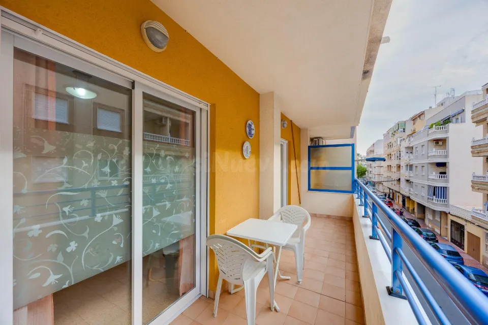 Se vende bonito apartamento orientado al sur!!!! playa del cura!!! garaje opcional!!!