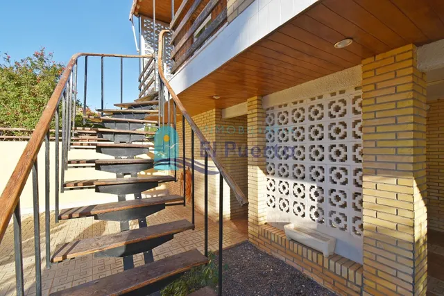 VIVIENDA DE 2 PLANTAS Y AMPLIA PARCELA EN ISLA PLANA - REF 1 - foto 3