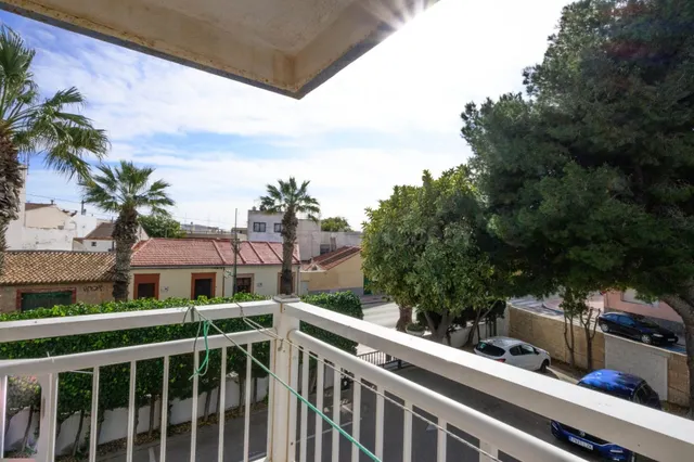 SE VENDE PISO PARA REFORMAR EN LOS ALCÁZARES EN AVENIDA LIBE - foto 4