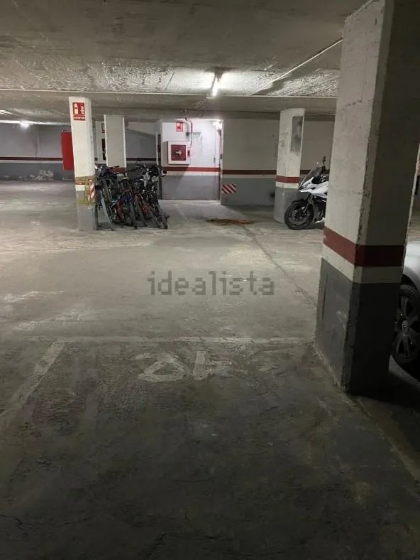 Garaje en venta en Calle de Guitard — 9
