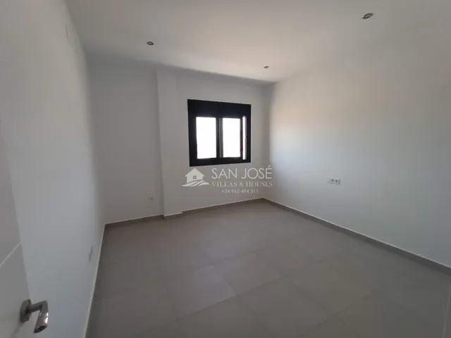 Se vende Villa con piscina en Cañada de la Leña — 22