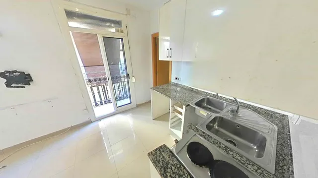 Piso en venta en Calle dels Magatzems — 13