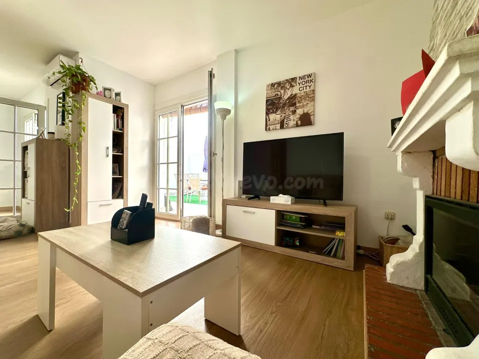 Amplio Dúplex Reformado en Los Molinos, Almería