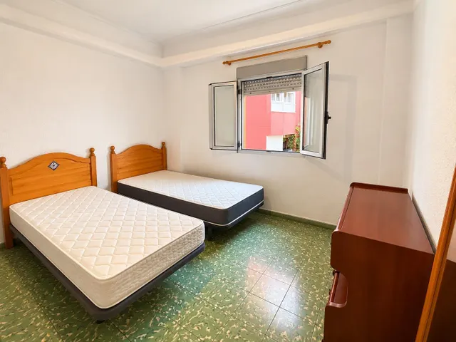 LUMINOSO PISO DE 3 habitaciones EN BENICALAP! — 8