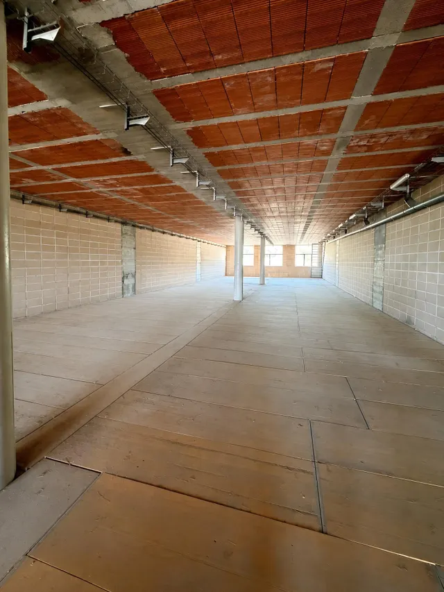 Nave industrial en p.i. avenar roda de bara — 11