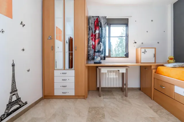 EXCLUSIVA VIVIENDA CON PISCINA PRIVADA EN URBANIZACIÓN "EL TORREÓN" EN ALBOLOTE. — 17