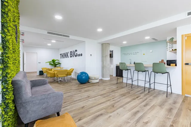 Oficinas totalmente reformadas y llave en mano de 224 m2 en 