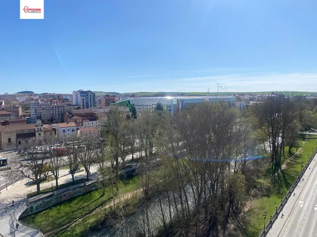 En Burgos. Avda. Arlanzón. Espectacular piso de cuatro dormitorios. Orientación sur — 3