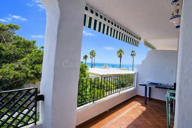 Apartamento de 2 dormitorios en 1ª línea de playa La Barrosa - foto 2
