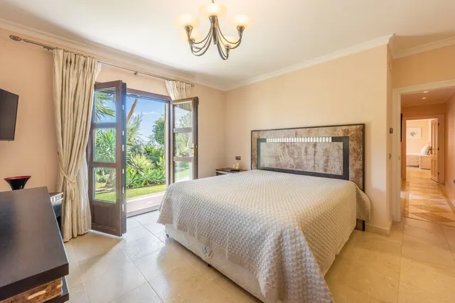 Chalet 6 habitaciones 341m² en venta - Costa Del Sol — 16