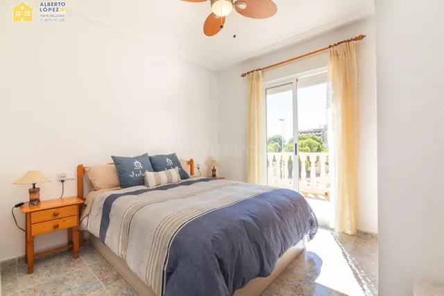 Bungalow en venta en urbanización Las Arenas 2, Arenales del Sol. — 5