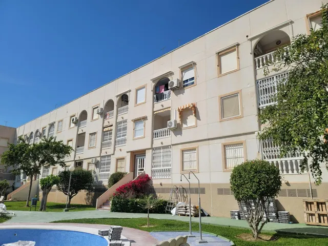 encantador ático con 3 dormitorios y piscina comunitaria — 27