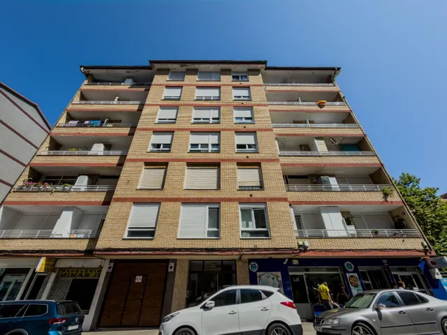 Piso con terraza a la venta en Fernando de Los Rios. — 33