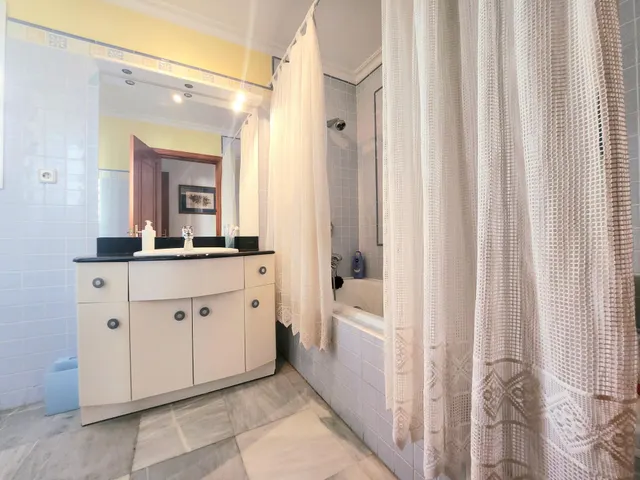 IMPRESIONANTE CASA EN CENTRO DE ALCALA DE UNA SOLA PLANTA CON LOCAL COMERCIAL Y GARAJE. — 16