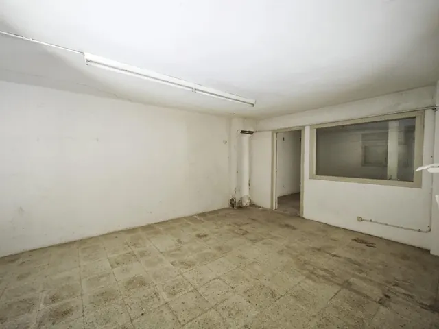 LOCAL DE 124 M2 EN PLENO CENTRO DE AVINYÓ — 2