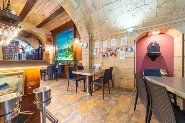 VENTA DE RESTAURANTE EN CENTRO HISTÓRICO DE ALMERÍA — 13