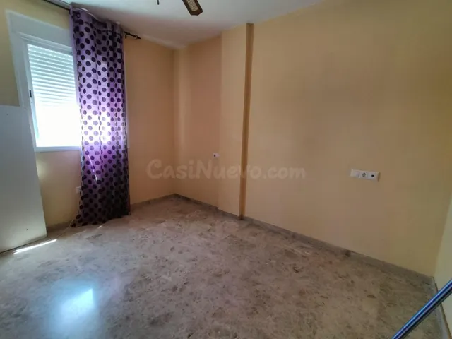 Venta de Adosado con garaje, trastero, patio y azotea en Buj - foto 2