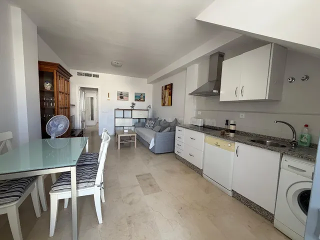 APARTAMENTO -ADOSADO CON GARAJE Y TRASTERO, CON VISTAS AL MA - foto 5