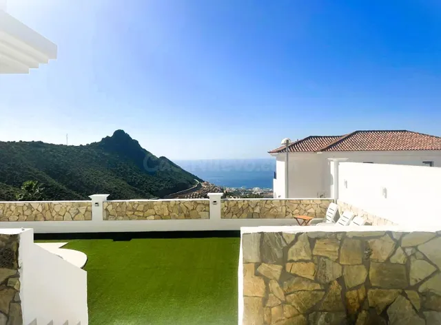 Magnífica villa moderna con vistas al mar en Roque del Conde - foto 4