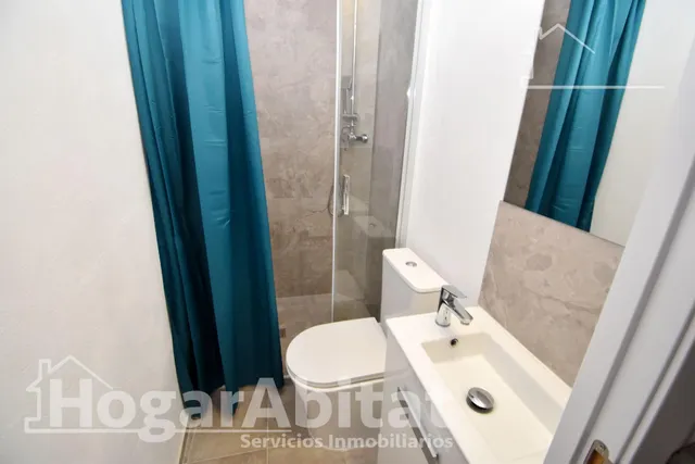 ¡UBICACIÓN EXCELENTE! CASA REFORMADA, ACOGEDORA Y LUMINOSA CON DOS TERRAZAS — 18